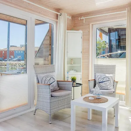 Hotel na wodzie Hausboot - Stina *