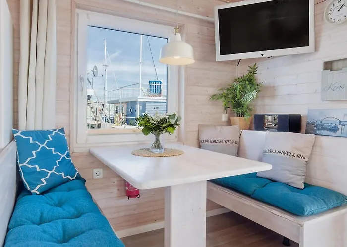 Hausboot - Stina هايليغنهافن