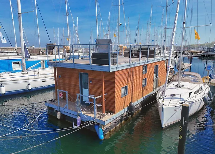 Hausboot - Stina هايليغنهافن